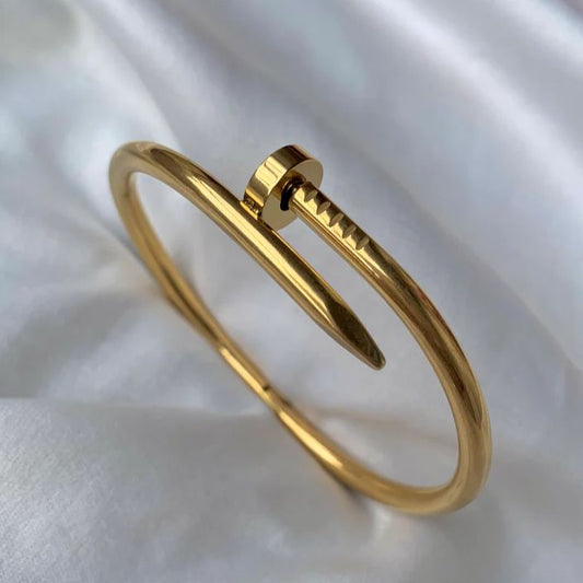 Golden Nail Bracelet-Fadeproof Edition
