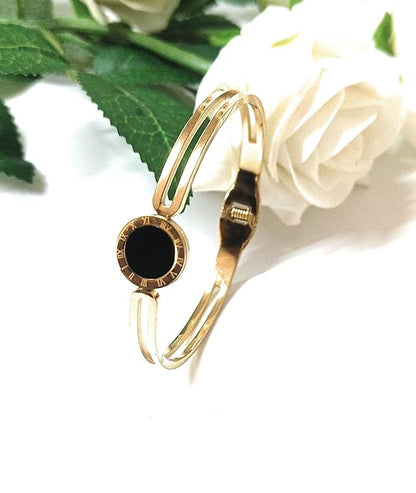 Roman Elegance Black Dial Bracelet