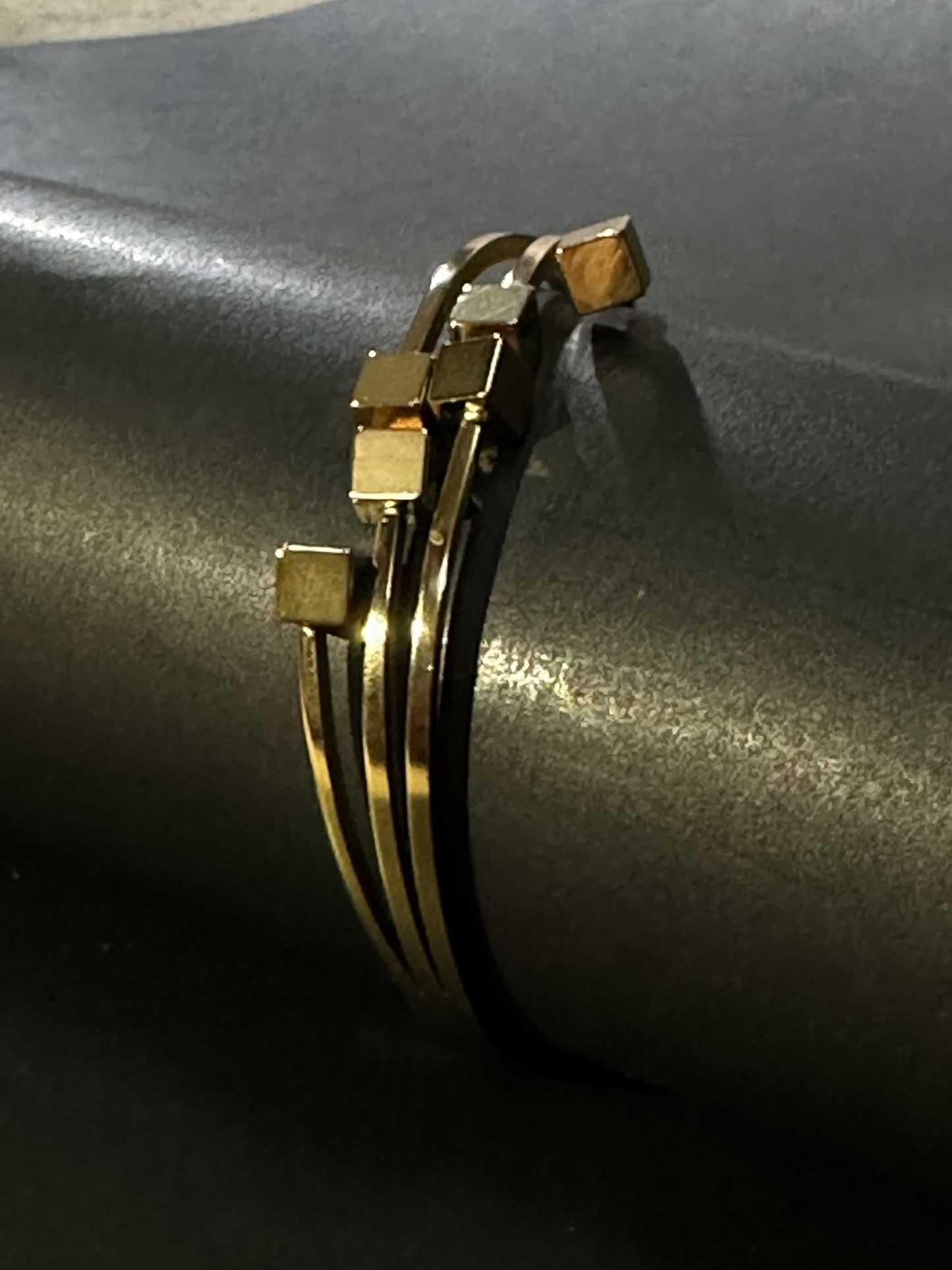 Minimal modern cube bracelet (Geometric Elegance)