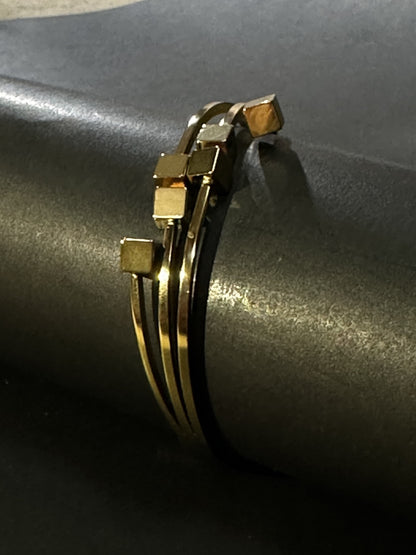 Minimal modern cube bracelet (Geometric Elegance)
