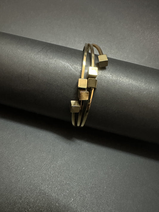 Minimal modern cube bracelet (Geometric Elegance)