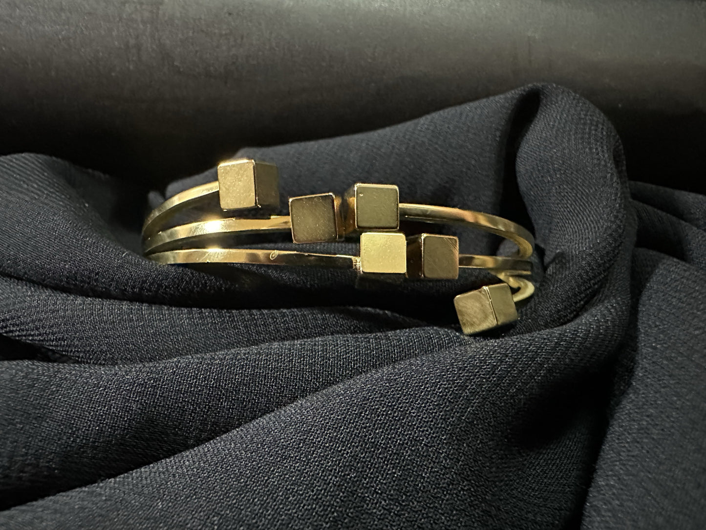 Minimal modern cube bracelet (Geometric Elegance)