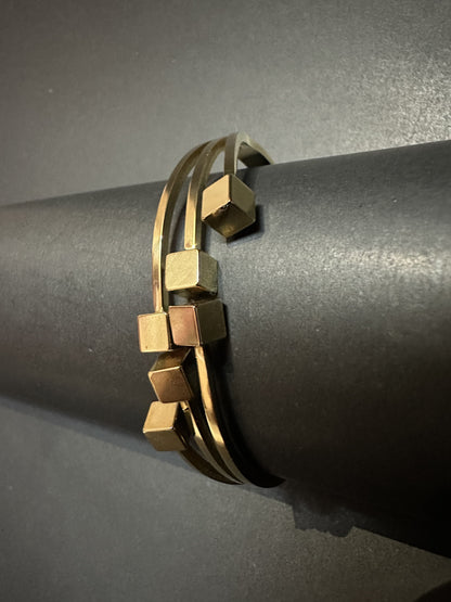 Minimal modern cube bracelet (Geometric Elegance)