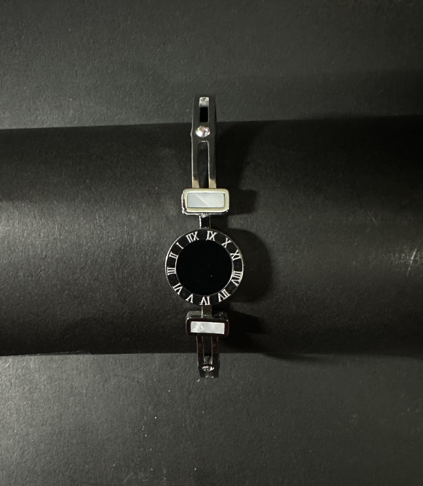 Stainless steel korean inspired handcuff