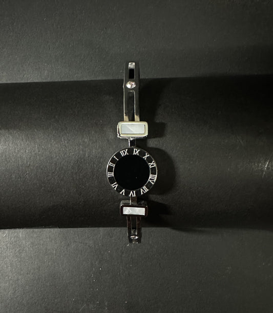 Stainless steel korean inspired handcuff