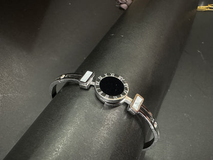 Stainless steel korean inspired handcuff