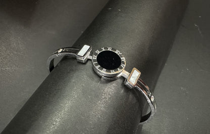 Stainless steel korean inspired handcuff
