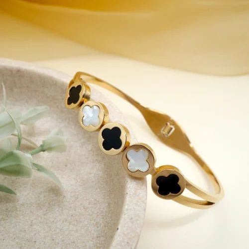 Elegant Clover Charm Bracelet – Gold & Enamel Finish