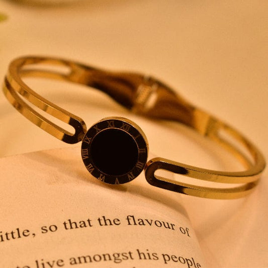 Roman Elegance Black Dial Bracelet