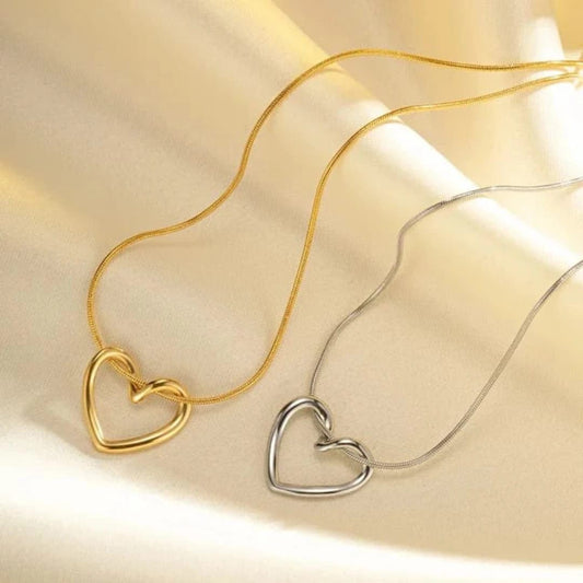 Golden Heart Elegance Necklace