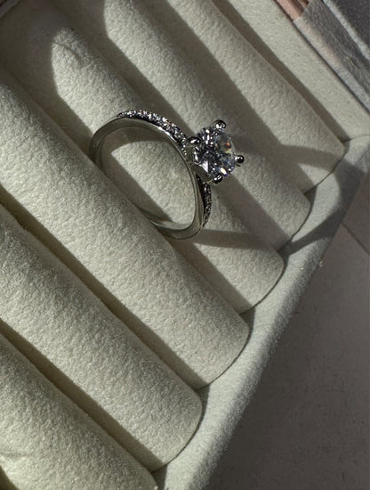 Diamond style  zircon Ring