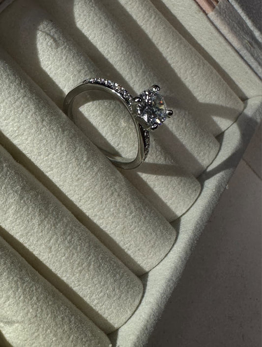 Diamond style  zircon Ring