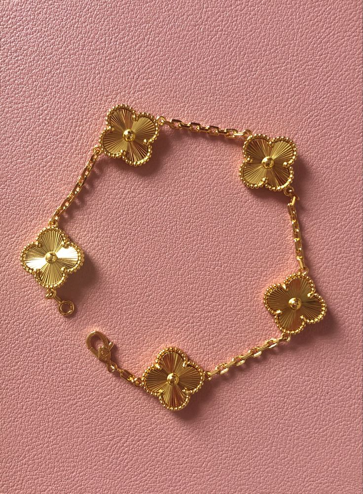 Premium Golden Four-Leaf Clover Bracelet (Copy)