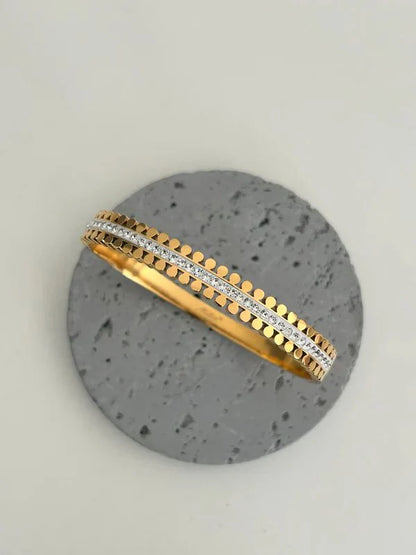 Golden Grace Diamond-Cut Handcuff