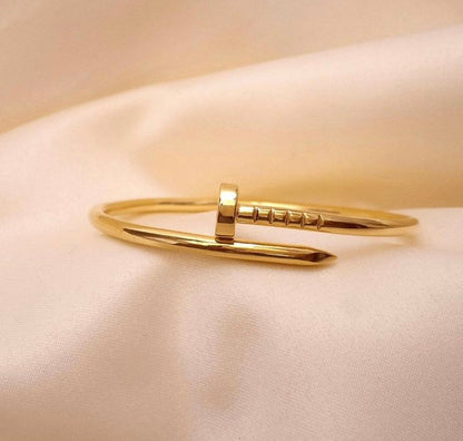 Golden Nail Bracelet-Fadeproof Edition