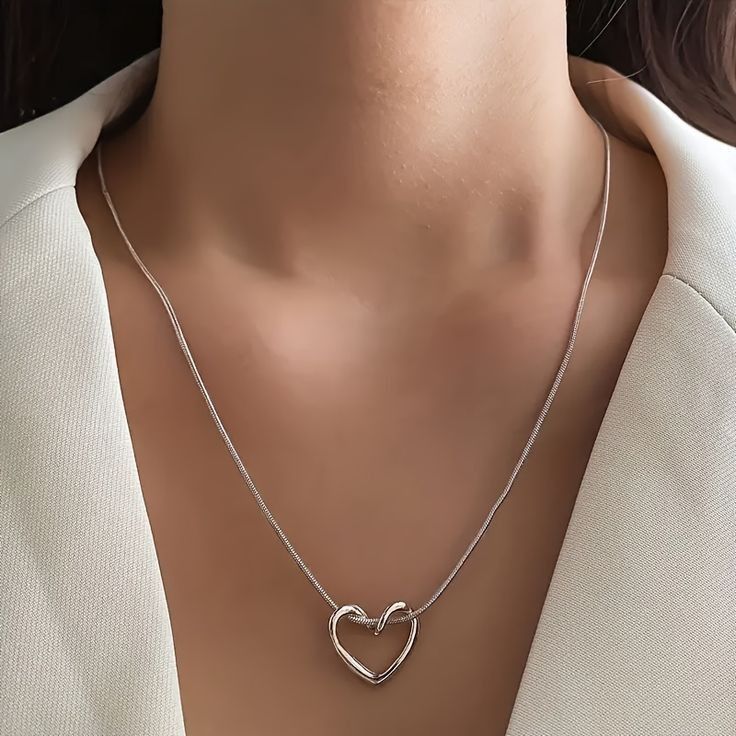 Golden Heart Elegance Necklace