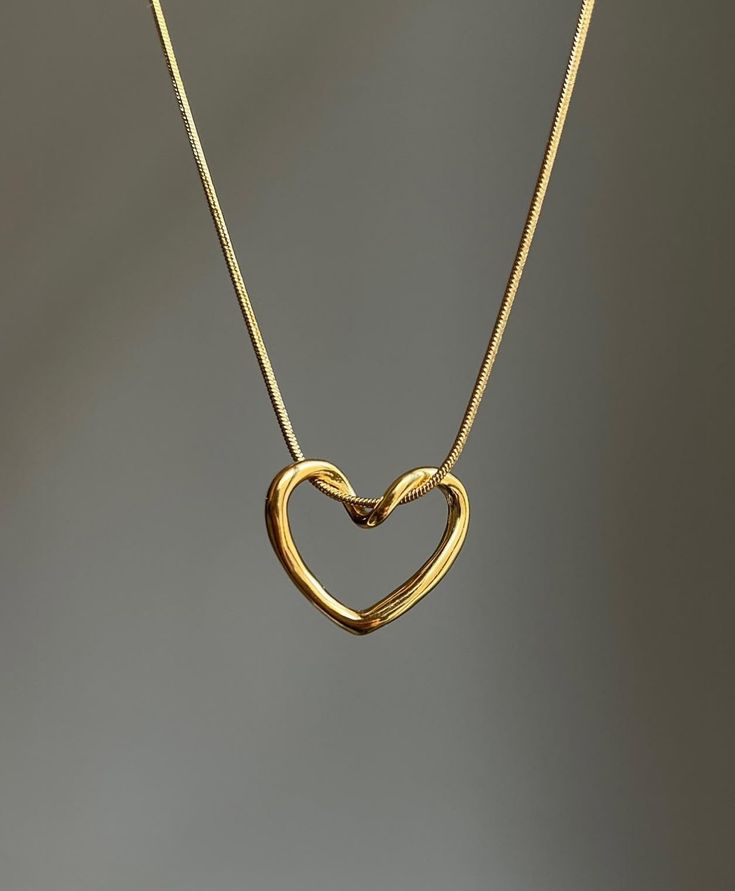 Golden Heart Elegance Necklace